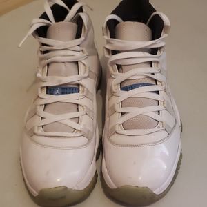 Air Jordan legend blue